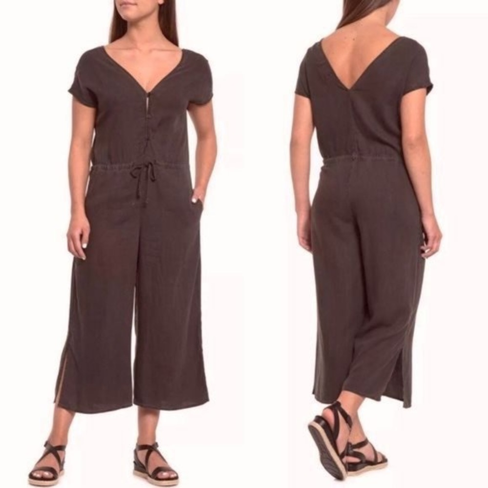 Women's Short-Sleeve V-Neck Wide-Leg Jumpsuit in Dark Brown